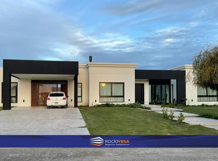 Casa · 173m² · 4 Ambientes · 2 Cocheras