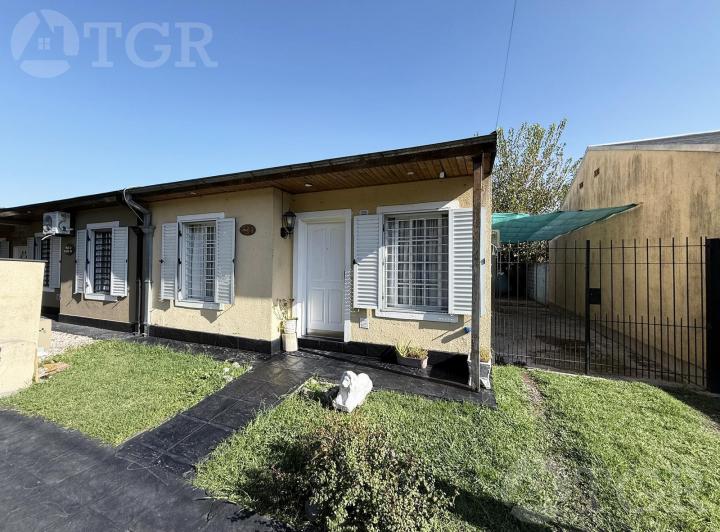 Casa · 70m² · 4 Ambientes · 2 Cocheras