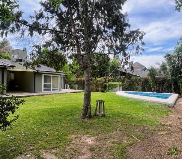 Casa · 170m² · 3 Ambientes · 3 Cocheras