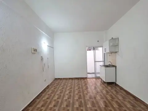 Venta dpto. monoambiente c/ patio en p. chacabuco