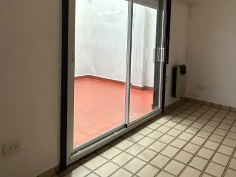 Monoambiente con patio