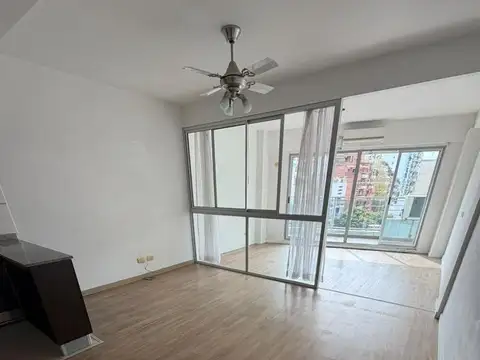 Venta - mono ambiente muy luminoso con balcón al frente - caballito