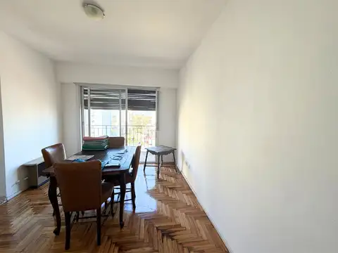 2 ambientes contrafrente con balcon