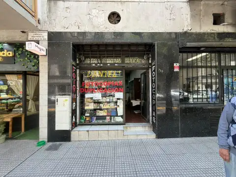 Local en uriburu 752 - superficie 60 m²
