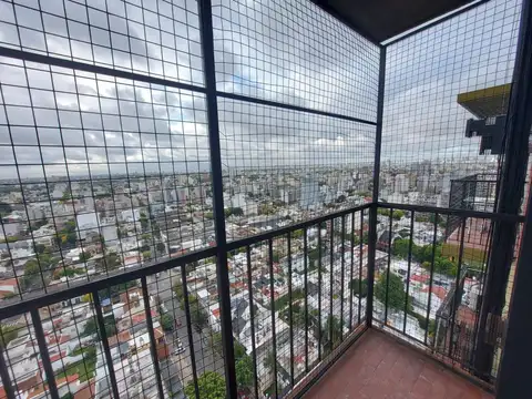 2 ambientes luminoso con balcon