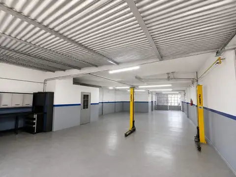 Venta local comercial con patio. 274m2. coghlan