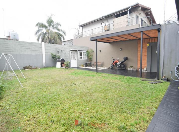 Casa · 62m² · 3 Ambientes · 4 Cocheras