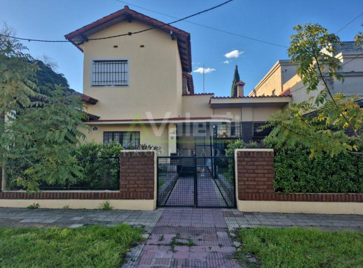 Casa · 398m² · 5 Ambientes · 2 Cocheras