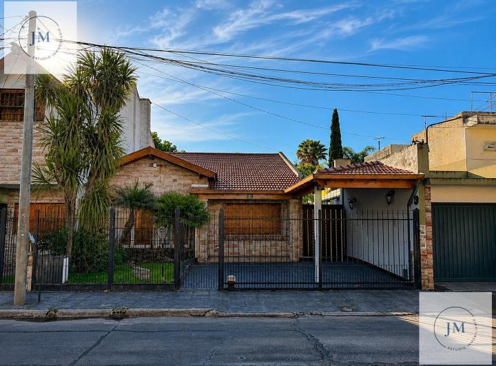 Casa · 236m² · 3 Ambientes · 1 Cochera