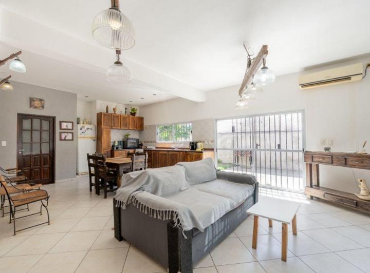 Casa · 92m² · 4 Ambientes · 1 Cochera