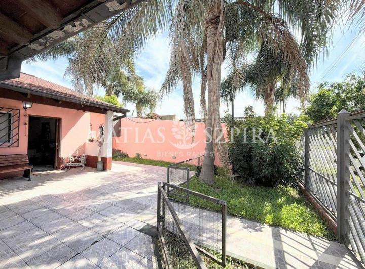 Casa · 100m² · 4 Ambientes · 2 Cocheras