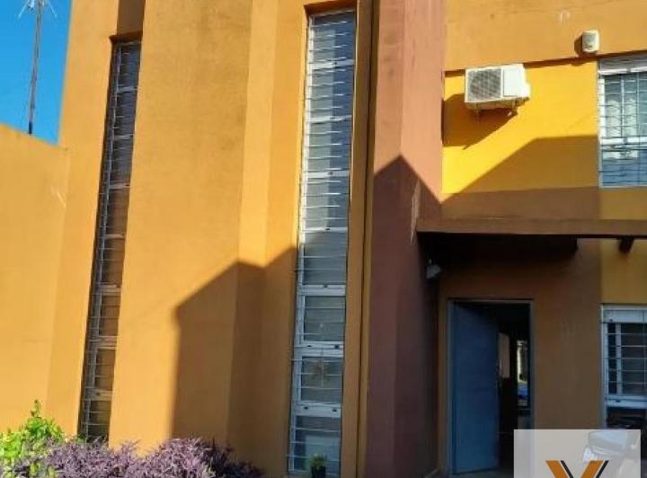 Casa · 180m² · 4 Ambientes · 1 Cochera
