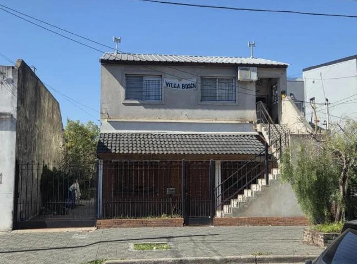 Casa · 200m² · 5 Ambientes · 1 Cochera