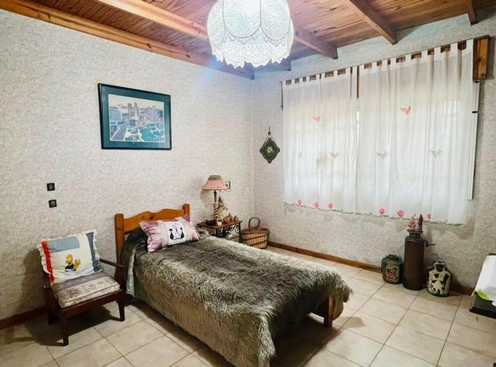 Casa · 205m² · 5 Ambientes · 1 Cochera