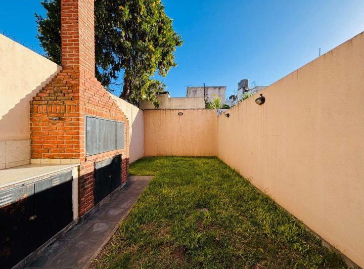 Casa · 135m² · 4 Ambientes · 2 Cocheras