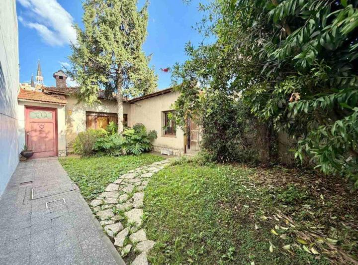Casa · 135m² · 5 Ambientes · 1 Cochera