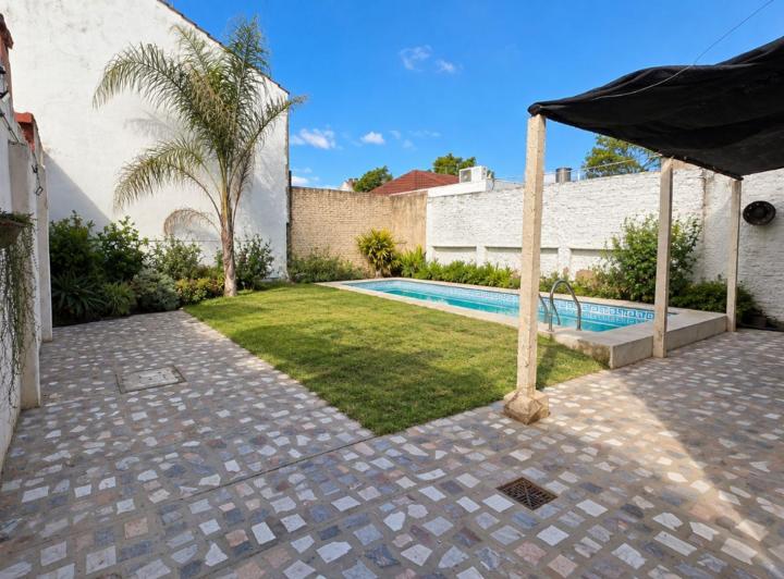 Casa · 170m² · 5 Ambientes · 2 Cocheras