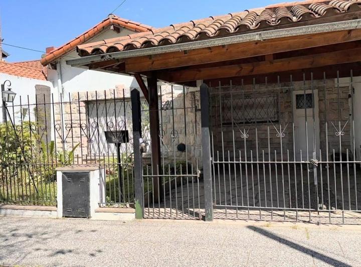 Casa · 107m² · 4 Ambientes · 1 Cochera