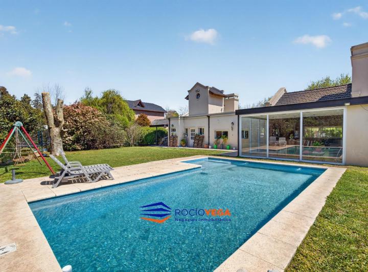 Casa · 975m² · 5 Ambientes
