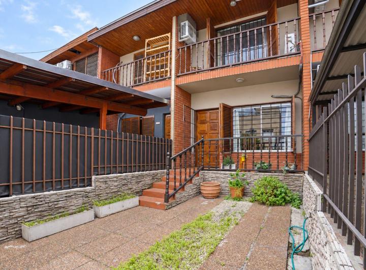 Casa · 97m² · 4 Ambientes · 1 Cochera