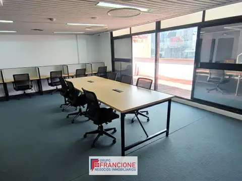 Oficina a la venta, 2 cocheras, microcentro.