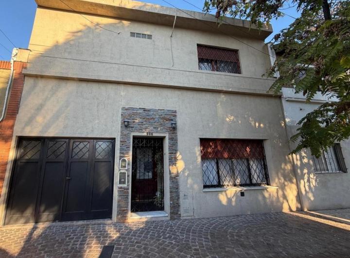Casa · 116m² · 3 Ambientes · 2 Cocheras