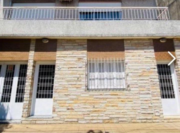 Casa · 235m² · 6 Ambientes · 1 Cochera