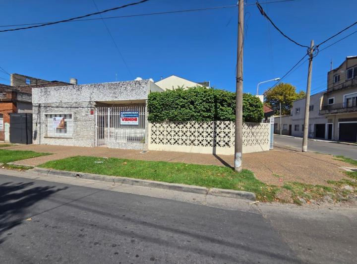 Casa · 130m² · 3 Ambientes · 1 Cochera