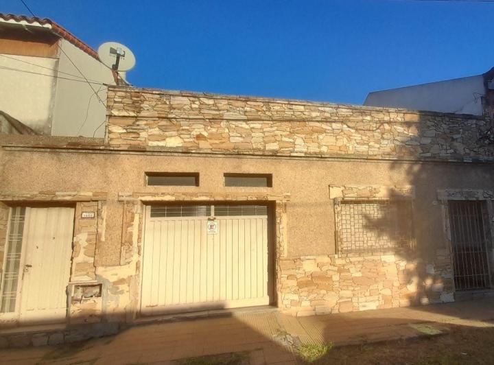 Casa · 210m² · 5 Ambientes · 1 Cochera
