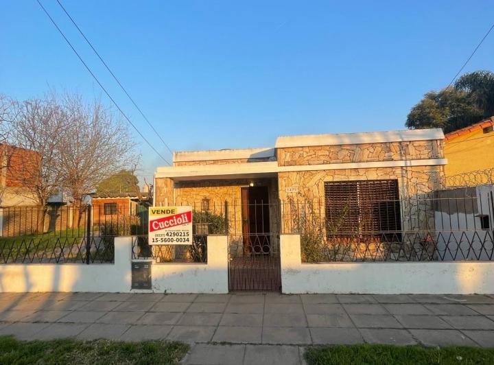 Casa · 240m² · 4 Ambientes
