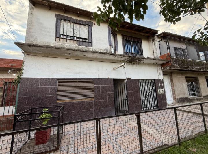 Casa · 140m² · 9 Ambientes