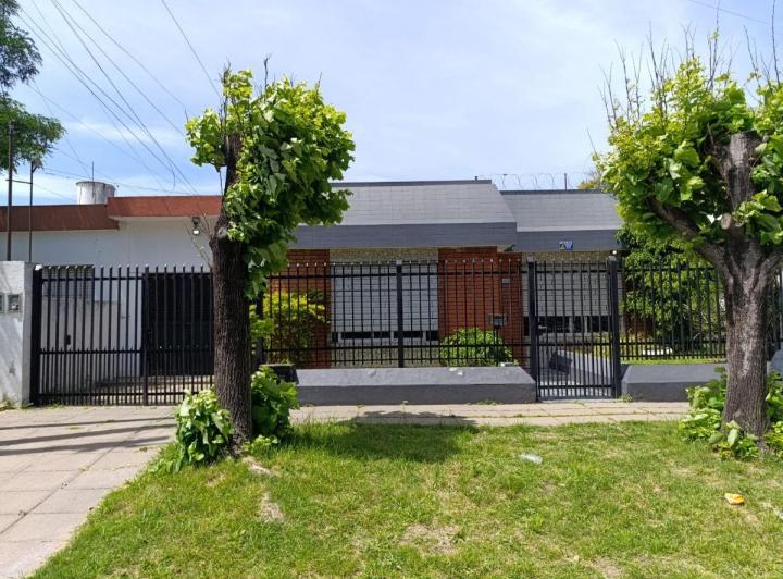 Casa · 130m² · 4 Ambientes · 1 Cochera