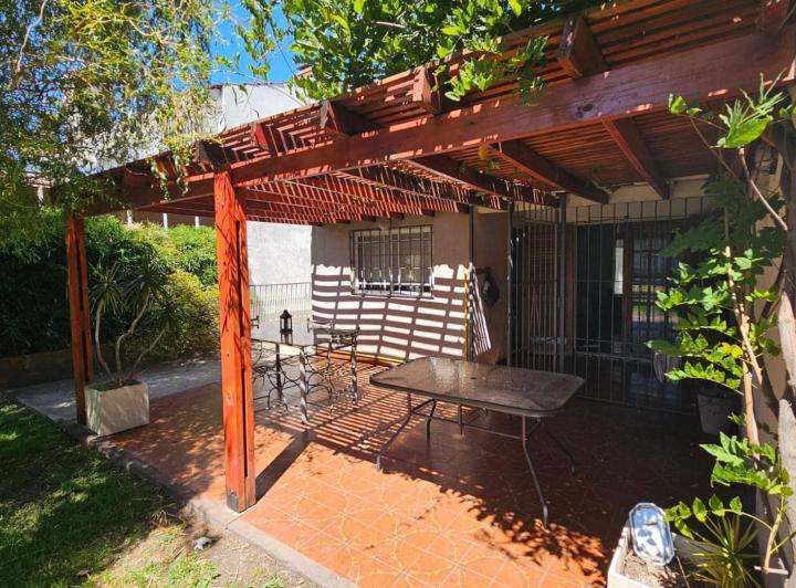 Casa · 110m² · 4 Ambientes · 3 Cocheras