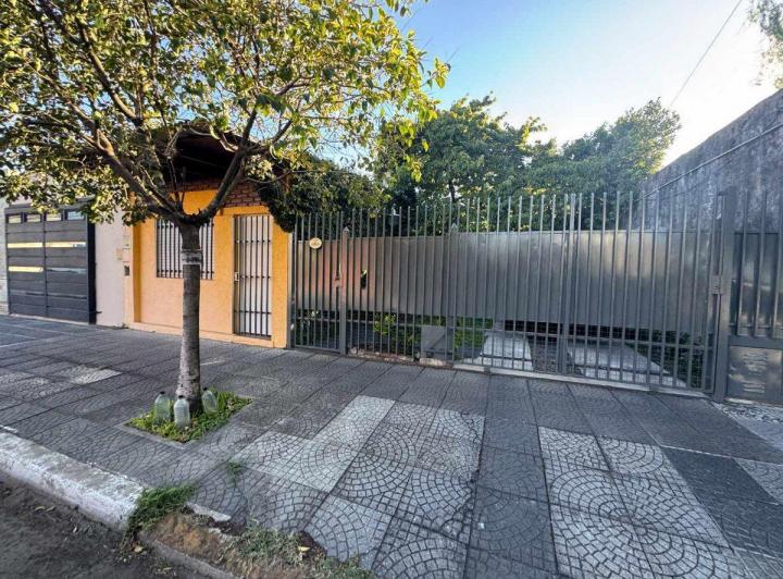 Casa · 150m² · 3 Ambientes · 3 Cocheras