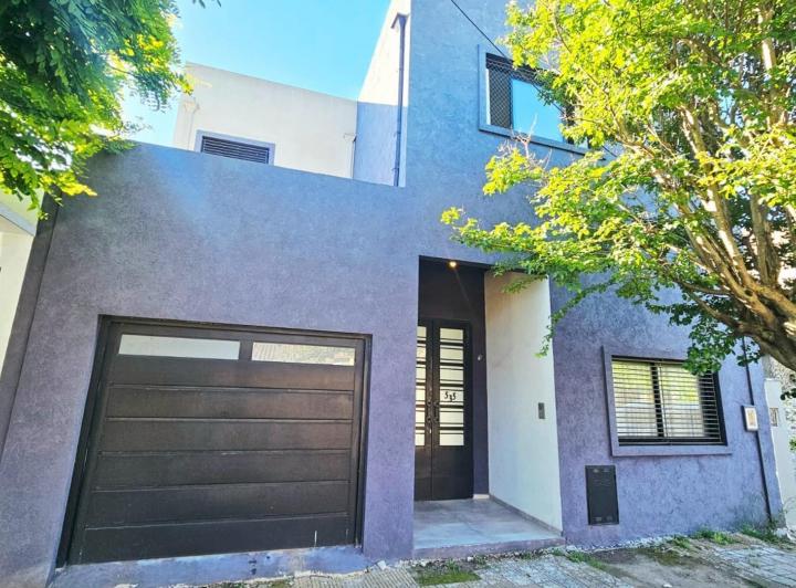 Casa · 140m² · 4 Ambientes · 1 Cochera