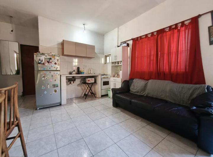 Casa · 250m² · 5 Ambientes · 4 Cocheras