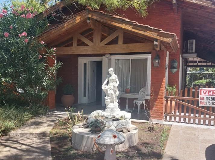 Casa · 150m² · 5 Ambientes · 2 Cocheras