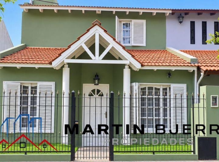Casa · 115m² · 4 Ambientes · 2 Cocheras