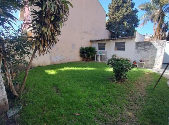 Casa · 230m² · 4 Ambientes · 1 Cochera