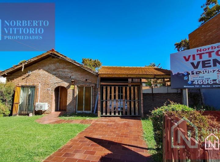 Casa · 120ha · 8 Ambientes · 3 Cocheras