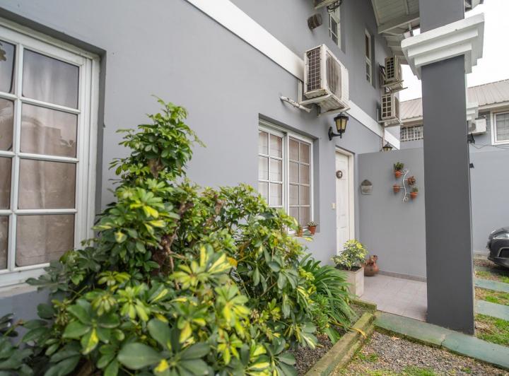Casa · 121m² · 4 Ambientes · 1 Cochera