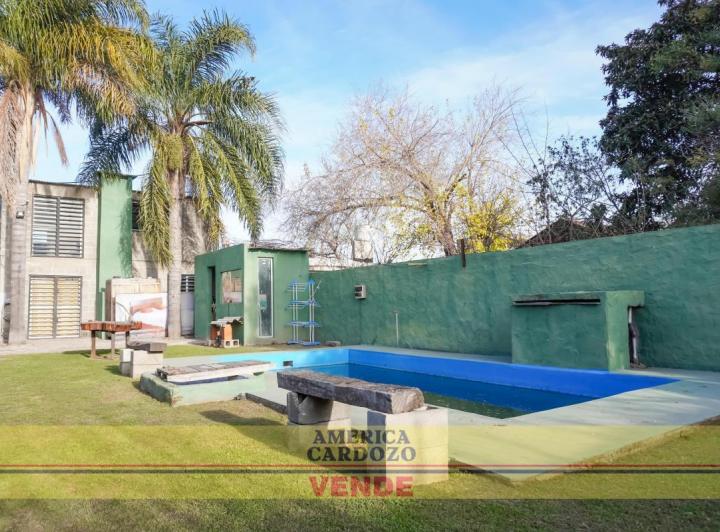 Casa · 110m² · 4 Ambientes · 3 Cocheras