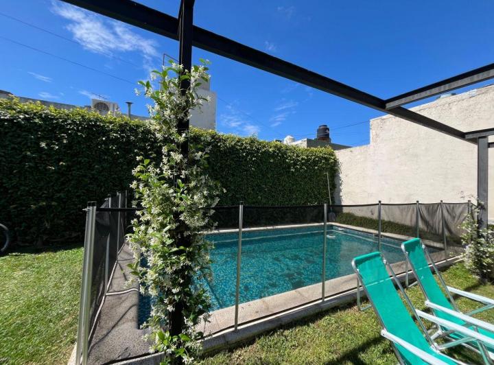 Casa · 150m² · 5 Ambientes · 2 Cocheras