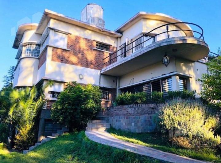 Casa · 300m² · 6 Ambientes
