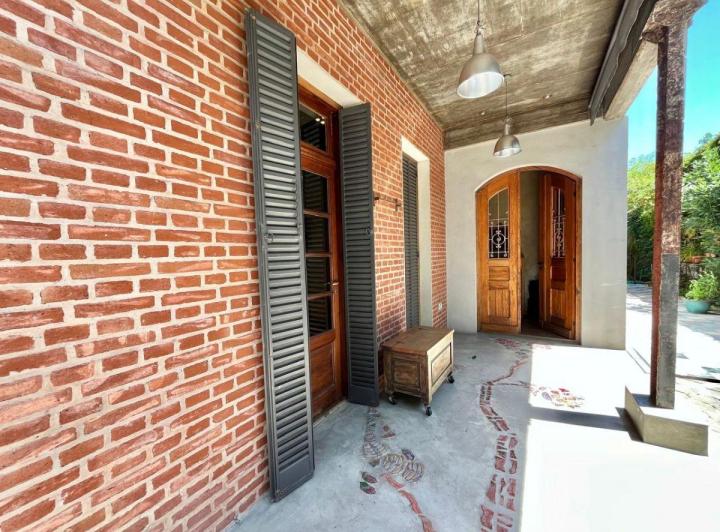 Casa · 189m² · 3 Ambientes · 2 Cocheras