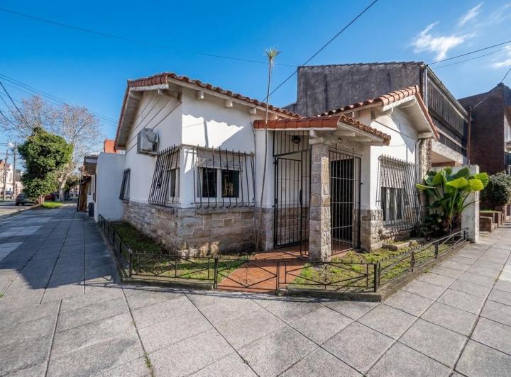 Casa · 100m² · 4 Ambientes · 1 Cochera