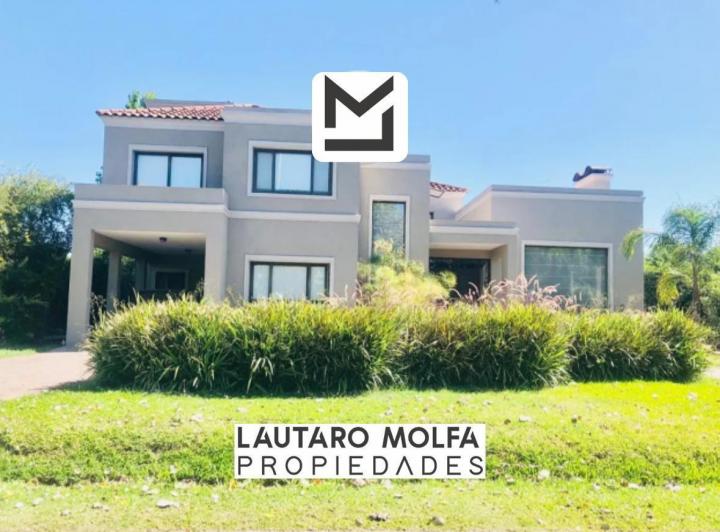 Casa · 1000m² · 5 Ambientes · 2 Cocheras