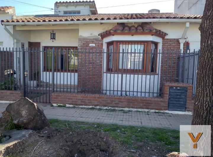 Casa · 170m² · 4 Ambientes · 1 Cochera