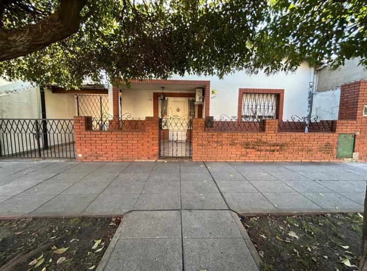 Casa · 123m² · 3 Ambientes · 1 Cochera