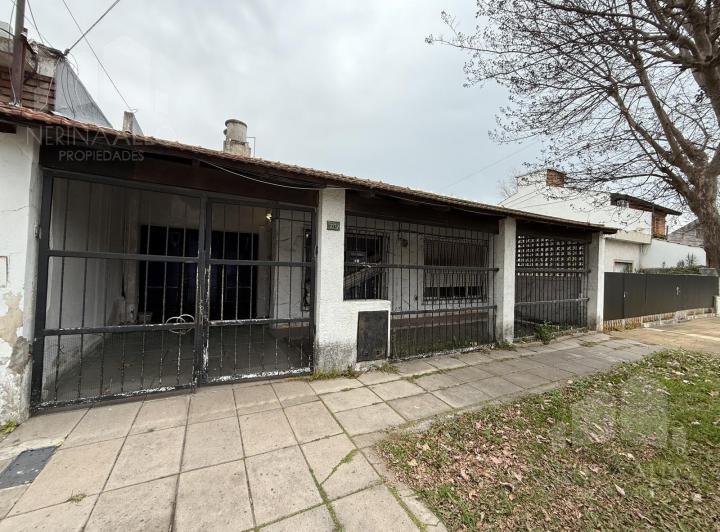 Casa · 100m² · 4 Ambientes · 2 Cocheras